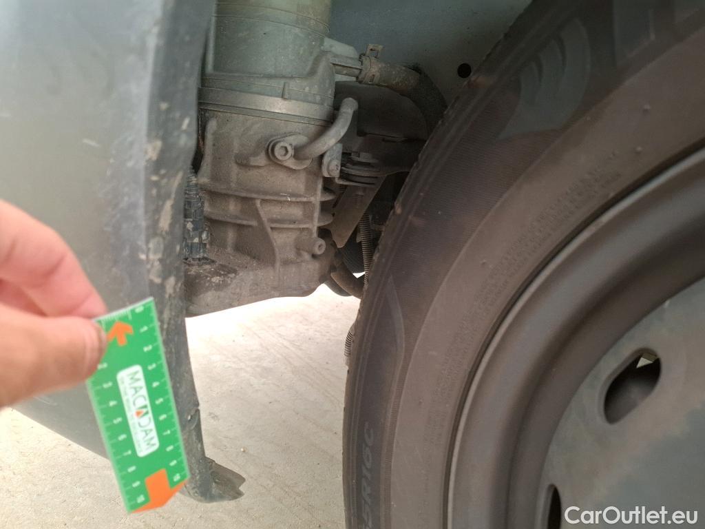  Renault  Trafic RENAULT  VU 4p Fourgon FG GCF L2H1 1300 dCi 120 #104
