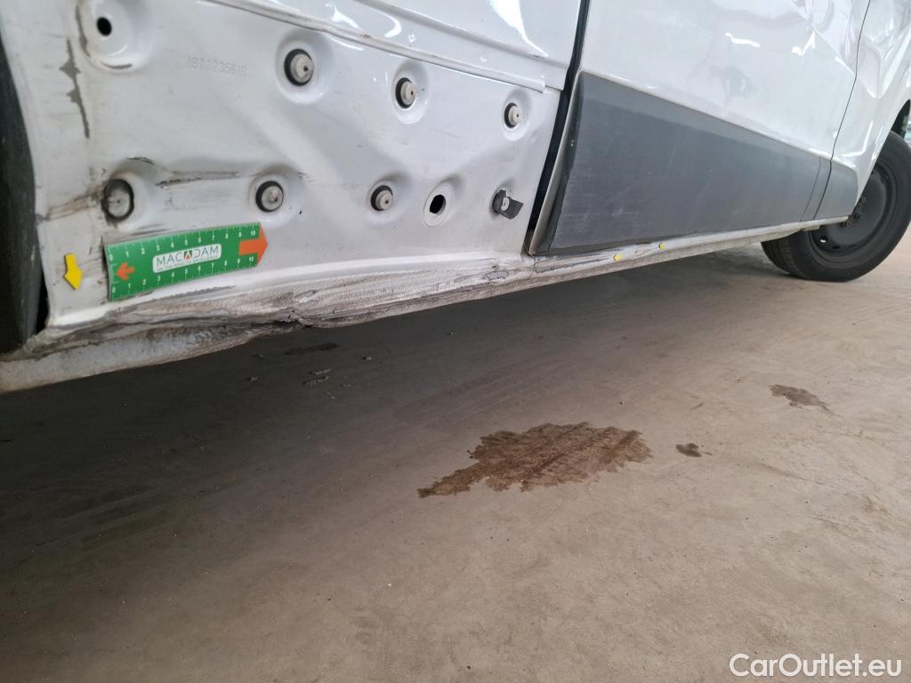  Renault  Trafic RENAULT  VU 4p Fourgon FG GCF L2H1 1300 dCi 120 #32
