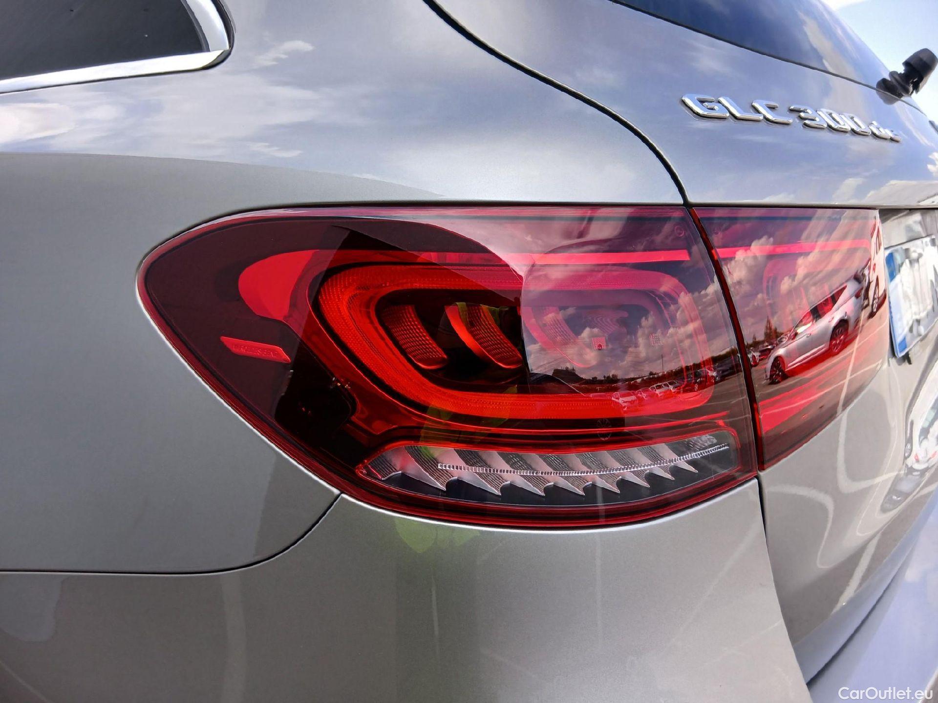  Mercedes  G-Klasee MERCEDES-BENZ Clase GLC / 2019 / 5P / todoterreno GLC 300 de 4MATIC #26