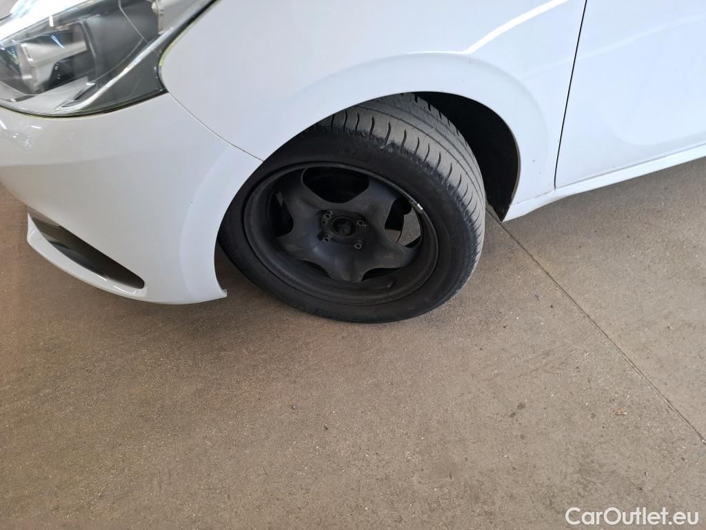  Peugeot  208  Signature 1.2 PureTech 80CV BVM5 E6dT #33