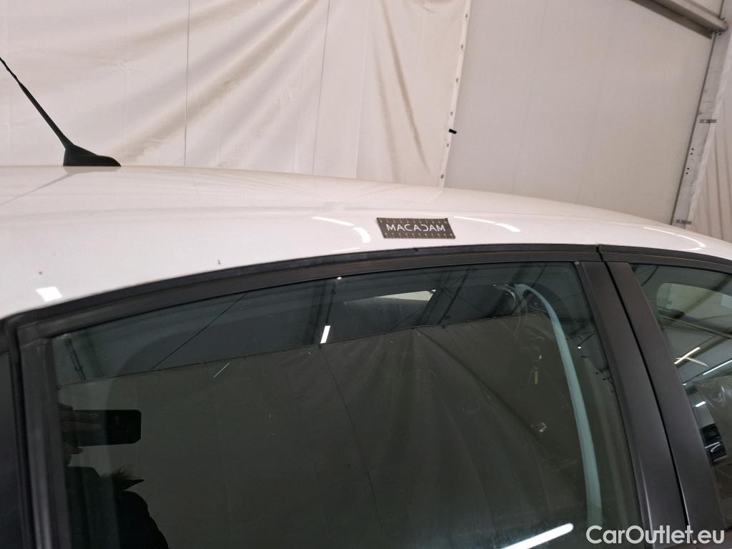  Peugeot  208  Signature 1.2 PureTech 80CV BVM5 E6dT #18