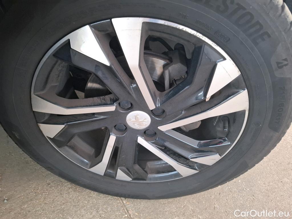  Peugeot  2008  Allure Business 1.2 PureTech 130CV BVA8 E6d #18
