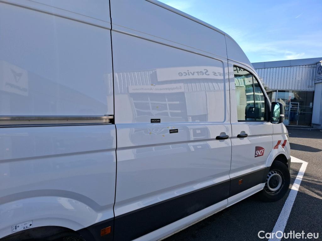  Volkswagen  Crafter  Fourgon Fourgon 35 mittlerer Radstand mit Hochdach FWD 2.0 140CV BVM6 #1