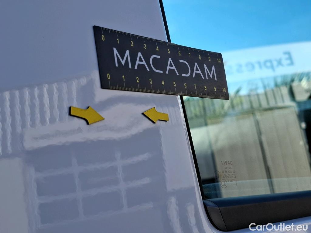  Volkswagen  Crafter  Fourgon Fourgon 35 mittlerer Radstand mit Hochdach FWD 2.0 140CV BVM6 #16