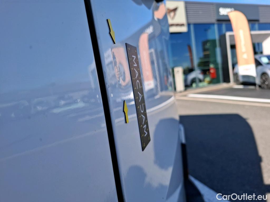  Volkswagen  Crafter  Fourgon Fourgon 35 mittlerer Radstand mit Hochdach FWD 2.0 140CV BVM6 #21