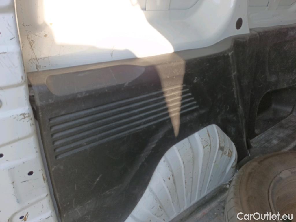  Citroen  Berlingo CITROEN  / 2018 / 3P / furgón derivado de turismo Talla M BlueHDi 100 CONTROL (AC) #32