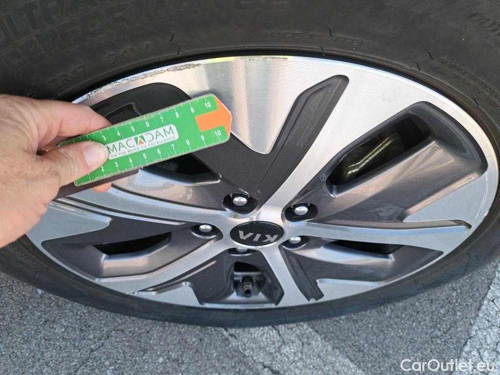  KIA  Niro  e- Emotion #2