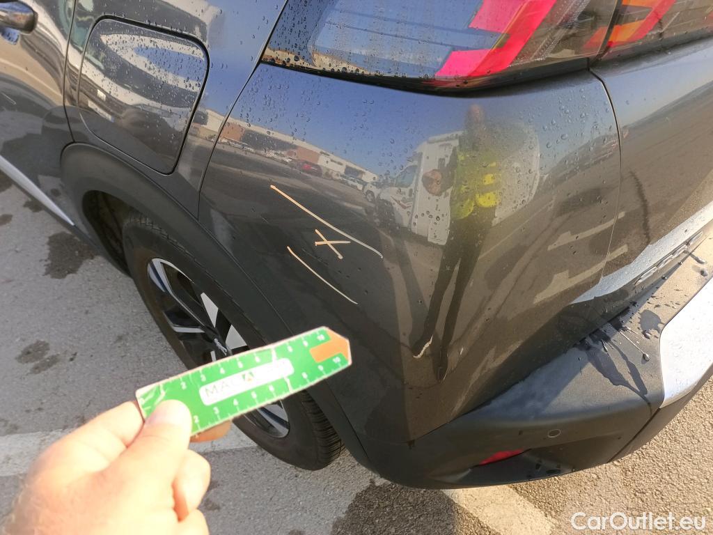  Peugeot  2008 PEUGEOT  / 2019 / 5P / todoterreno Allure Pack Puretech 130 S&S EAT8 (AC2) #27
