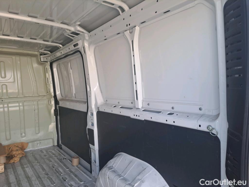  Peugeot  Boxer PEUGEOT  / 2014 / 4P / furgón 333 L2 H1 BHDI 103kW (140CV) S&S 6 V. M (AC) #12