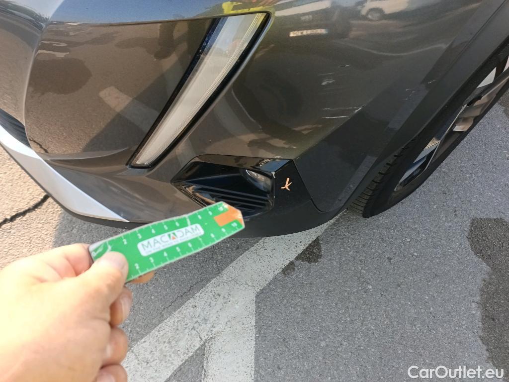  Peugeot  2008 PEUGEOT  / 2019 / 5P / todoterreno Allure Pack Puretech 130 S&S EAT8 (AC2) #33