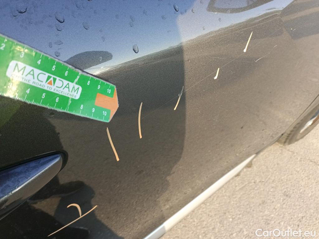  Peugeot  2008 PEUGEOT  / 2019 / 5P / todoterreno Allure Pack Puretech 130 S&S EAT8 (AC2) #12