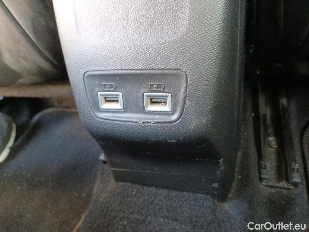  Peugeot  2008 PEUGEOT  / 2019 / 5P / todoterreno Allure Pack Puretech 130 S&S EAT8 (AC2) #6