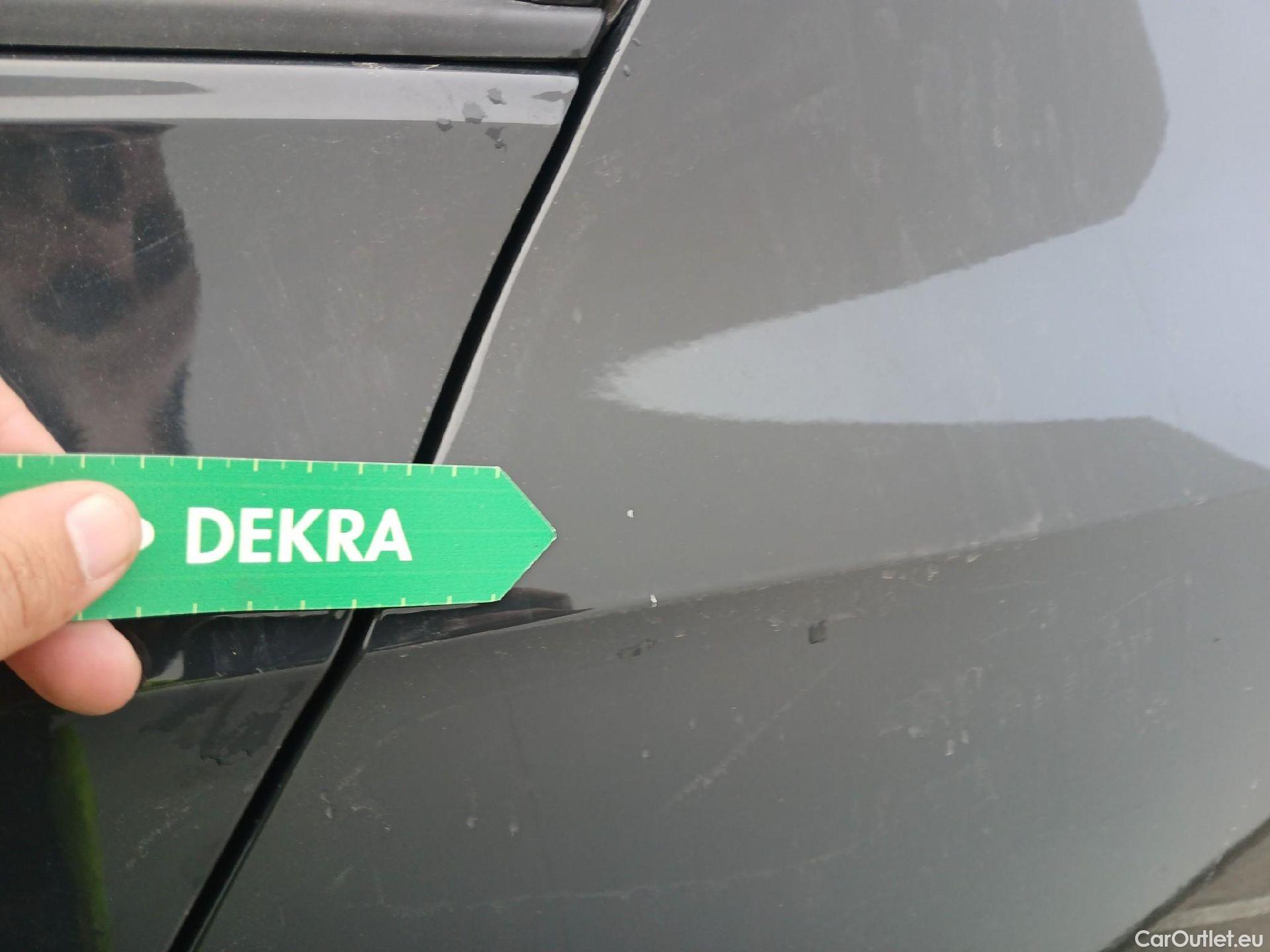  Land Rover  Discovery VOLKSWAGEN Golf / 2020 / 5P / berlina con portón 2.0 TDI 85kW (115CV) #12