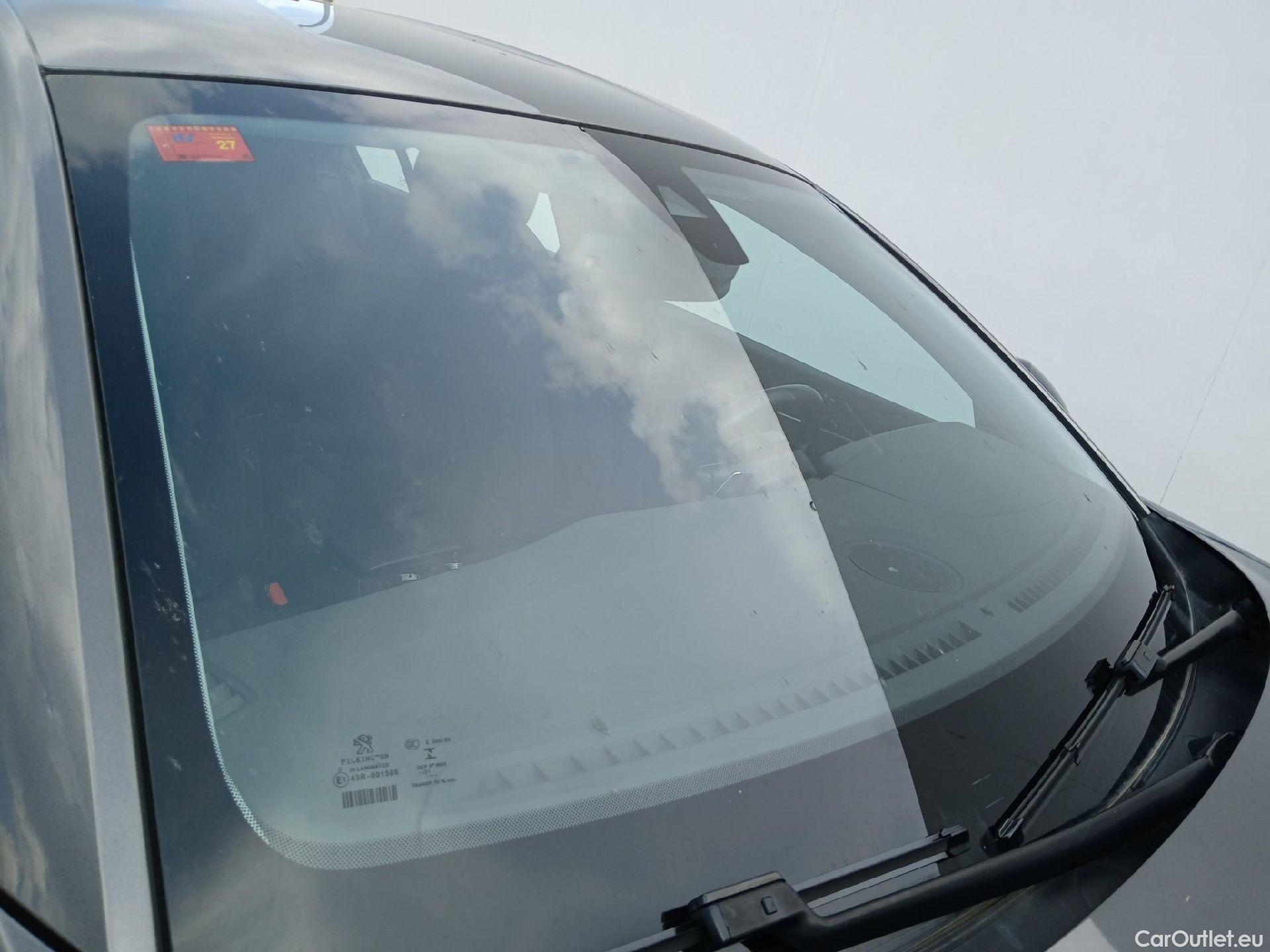  Peugeot  508 PEUGEOT  / 2018 / 5P / berlina con portón 5P Business Line BlueHDi 130 EAT8 (AC) #2