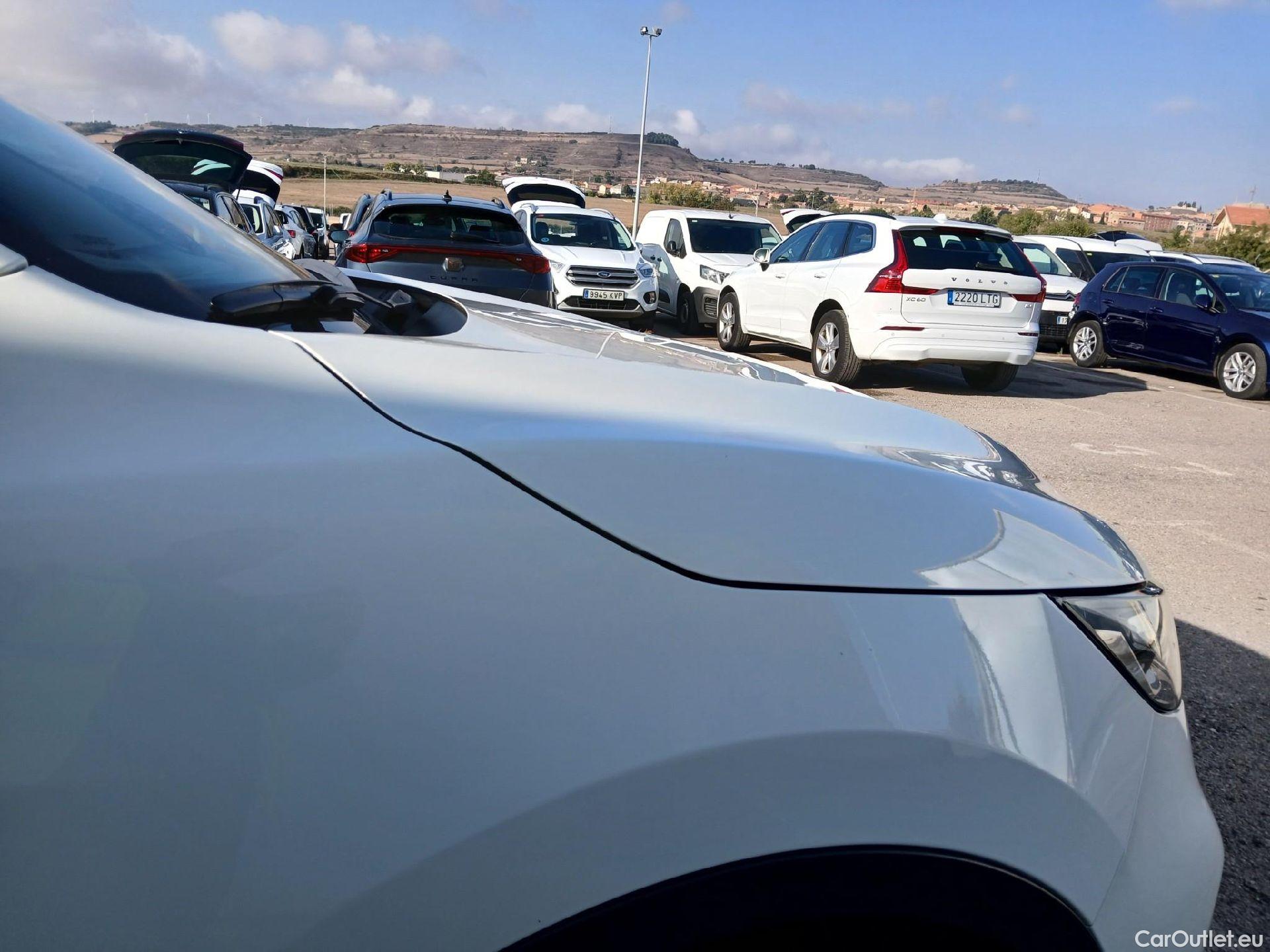  Nissan  Qashqai NISSAN  / 2017 / 5P / todoterreno dCi 150CV (110kW) N-CONNECTA (AC) #26