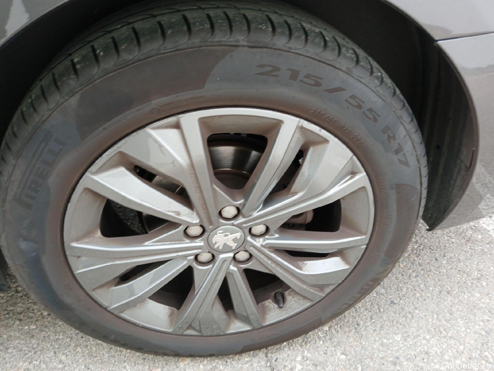  Peugeot  508 PEUGEOT  / 2018 / 5P / berlina con portón 5P Business Line BlueHDi 130 EAT8 (AC) #15