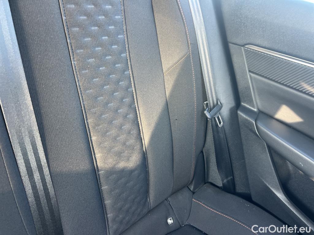 Peugeot  508 PEUGEOT  / 2018 / 5P / berlina con portón 5P Business Line BlueHDi 130 EAT8 (AC) #20
