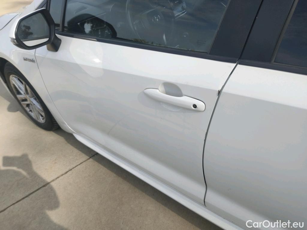  Toyota  Corolla TOYOTA  / 2019 / 5P / familiar 1.8 125H ACTIVE TECH E-CVT TOU SPORT #1