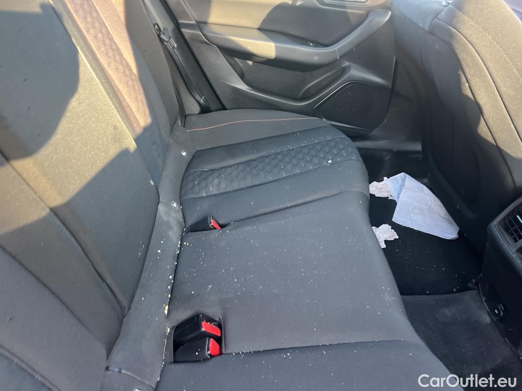  Peugeot  508 PEUGEOT  / 2018 / 5P / berlina con portón 5P Business Line BlueHDi 130 EAT8 (AC) #27