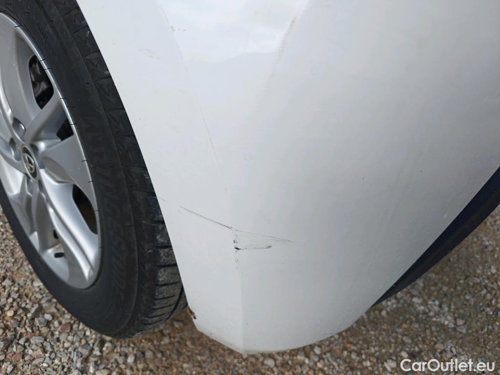  Toyota  Yaris TOYOTA  / 2020 / 5P / berlina con portón 1.5 120H Business Plus #33
