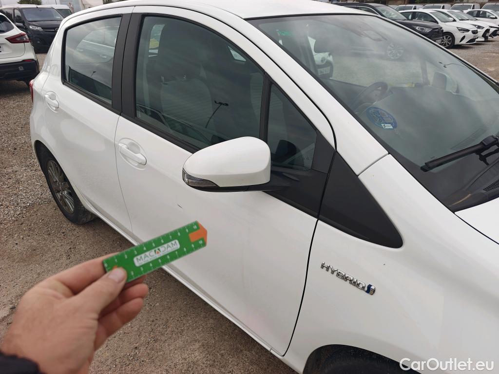  Toyota  Yaris TOYOTA  / 2017 / 5P / berlina con portón 1.5 100H Active Tech #19