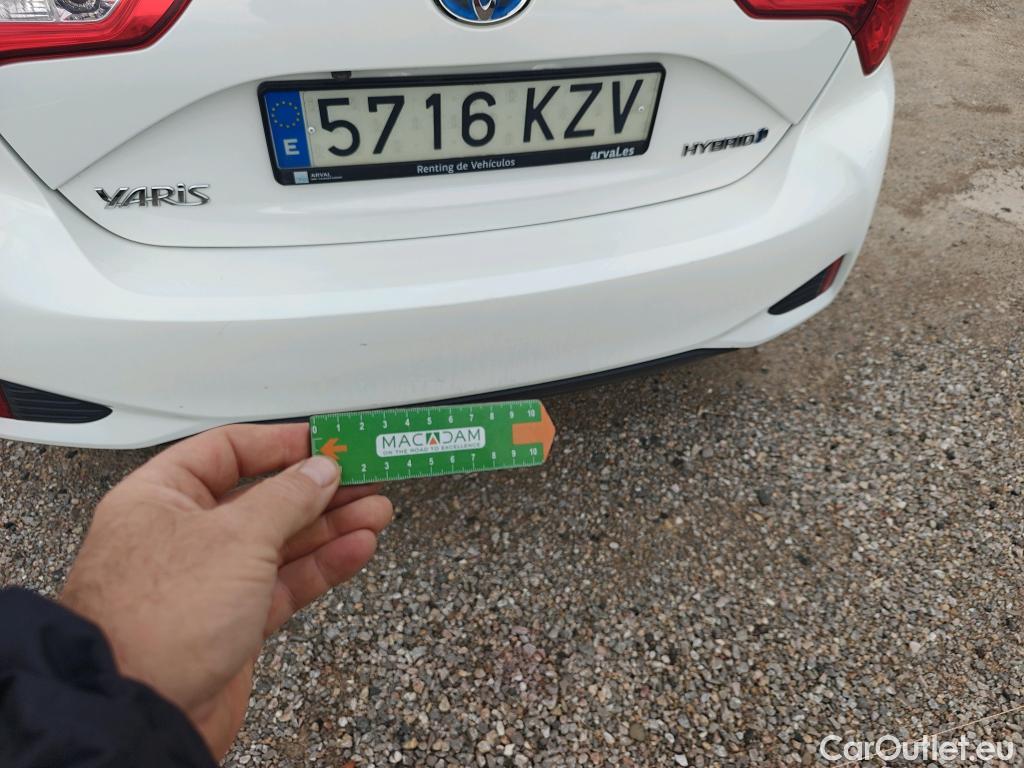  Toyota  Yaris TOYOTA  / 2017 / 5P / berlina con portón 1.5 100H Active Tech #23
