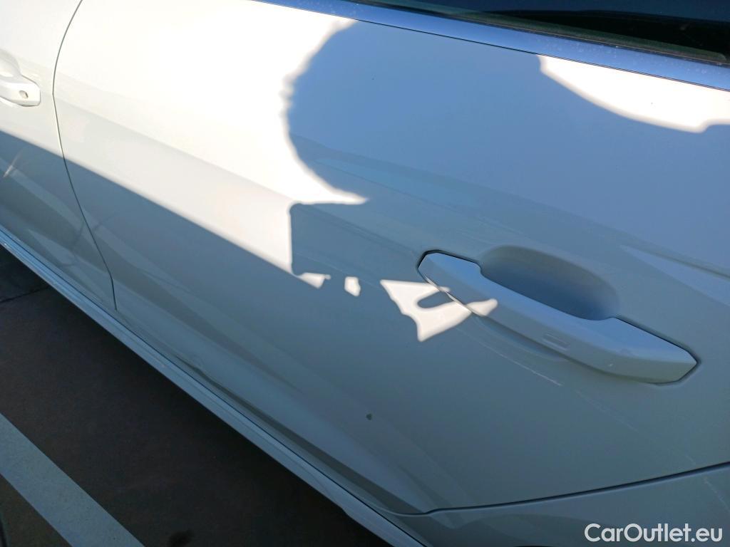  Audi  A4 AUDI  / 2019 / 4P / sedán Advanced 30 TDI 100kW (136CV) S tronic #1