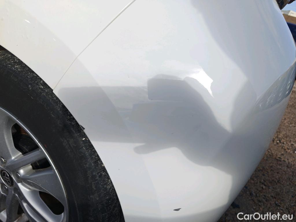  Toyota  Yaris TOYOTA  / 2020 / 5P / berlina con portón 1.5 120H Business Plus #28
