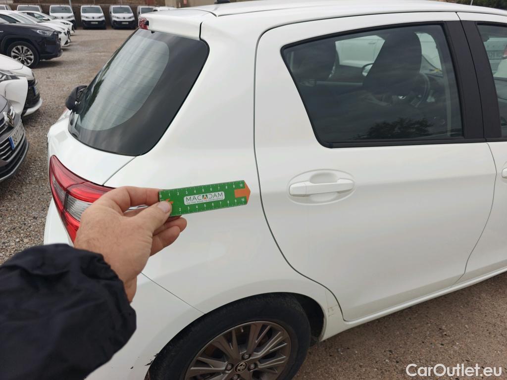  Toyota  Yaris TOYOTA  / 2017 / 5P / berlina con portón 1.5 100H Active Tech #6