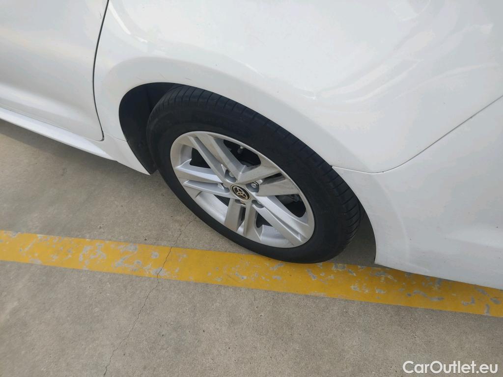  Toyota  Corolla TOYOTA  / 2019 / 5P / familiar 1.8 125H ACTIVE TECH E-CVT TOU SPORT #39