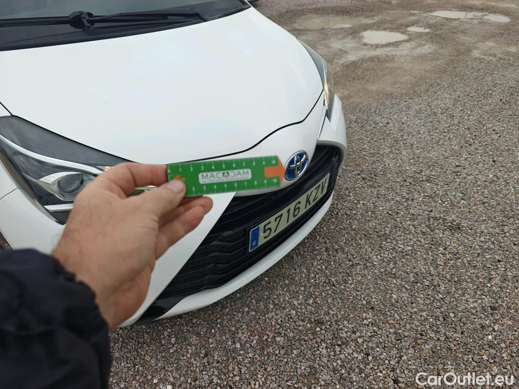  Toyota  Yaris TOYOTA  / 2017 / 5P / berlina con portón 1.5 100H Active Tech #20