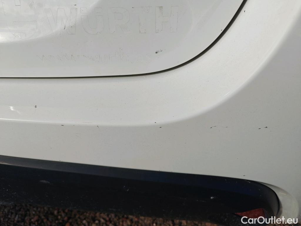  Toyota  Yaris TOYOTA  / 2020 / 5P / berlina con portón 1.5 120H Business Plus #29