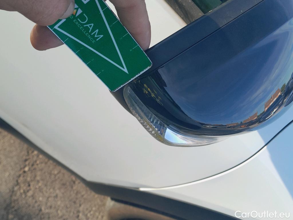  Citroen  C4 Cactus CITROEN  / 2018 / 5P / berlina con portón BlueHDi 100 S&S Feel #39