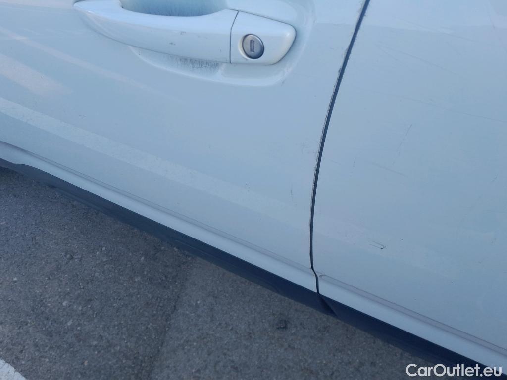  Citroen  C4 Cactus CITROEN  / 2018 / 5P / berlina con portón BlueHDi 100 S&S Feel #9