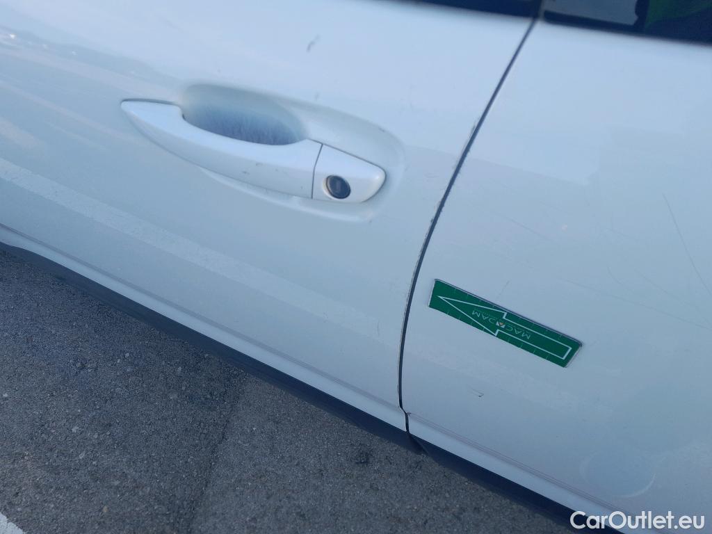  Citroen  C4 Cactus CITROEN  / 2018 / 5P / berlina con portón BlueHDi 100 S&S Feel #10
