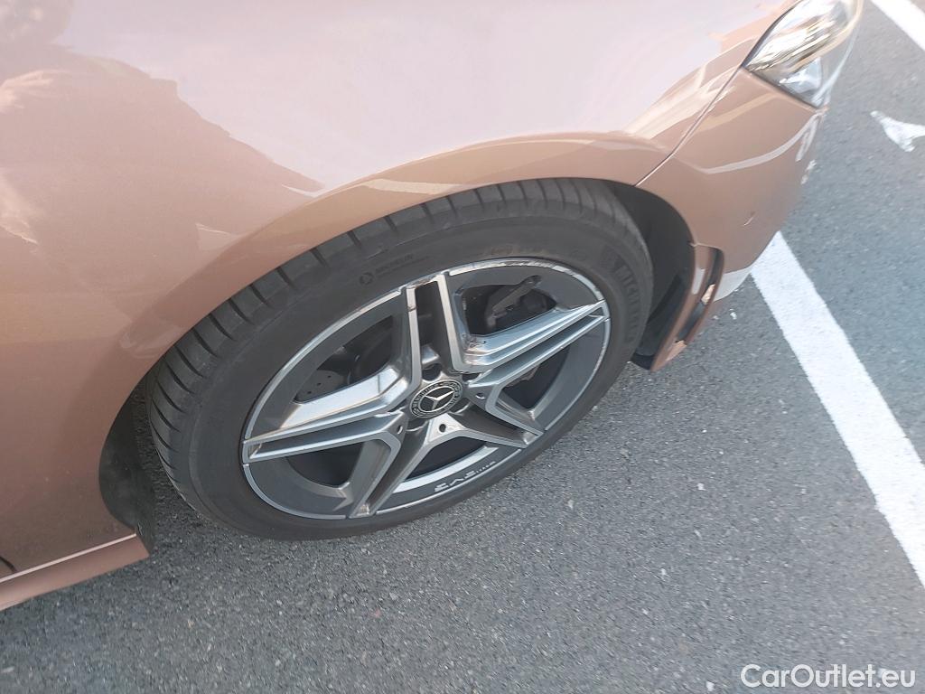  Land Rover  Discovery MERCEDES-BENZ CLA / 2019 / 4P / coupé CLA 220 D DCT #7