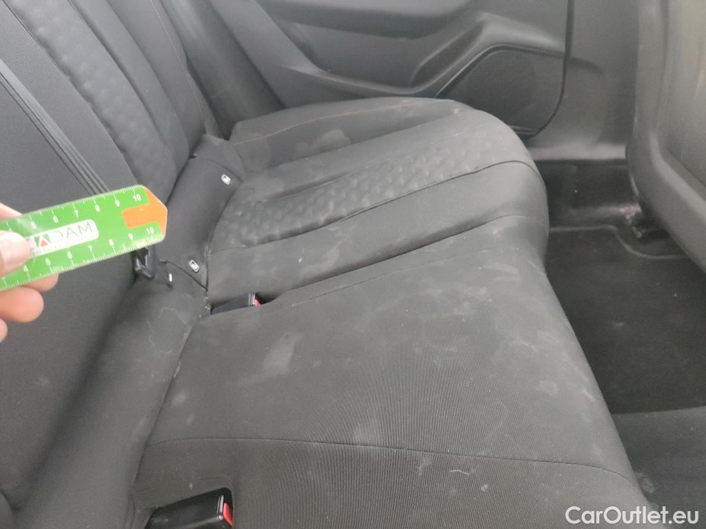  Peugeot  508 PEUGEOT  / 2018 / 5P / berlina con portón  5P Business Line BlueHDi 130 EAT8 (AC) #17