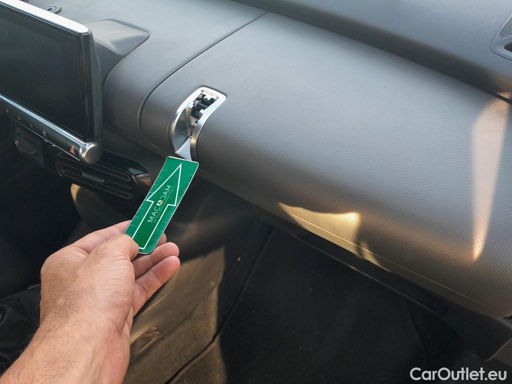  Citroen  C4 Cactus CITROEN  / 2018 / 5P / berlina con portón BlueHDi 100 S&S Feel #4