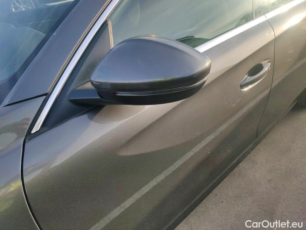  Peugeot  508 PEUGEOT  / 2018 / 5P / berlina con portón  5P Business Line BlueHDi 130 EAT8 (AC) #30