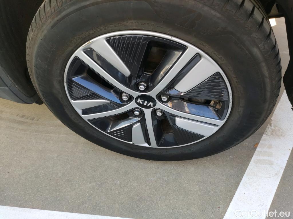  KIA  Niro KIA  1.6 GDi PHEV 104kW (141CV) Drive (AC) #23