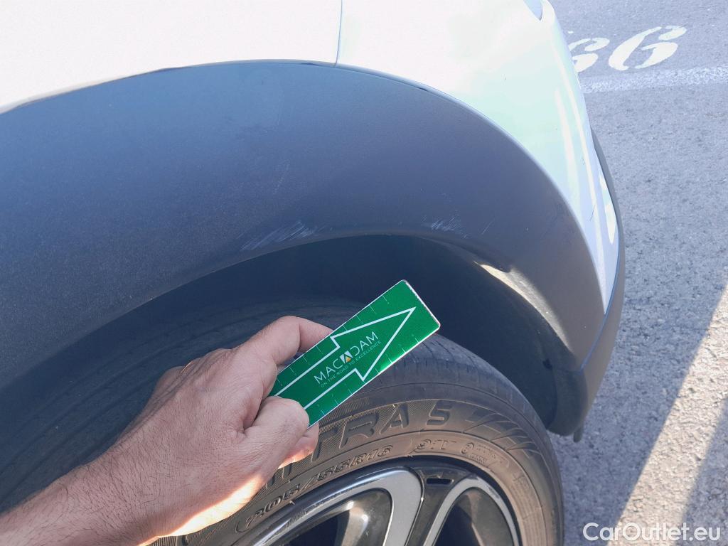  Citroen  C4 Cactus CITROEN  / 2018 / 5P / berlina con portón BlueHDi 100 S&S Feel #31