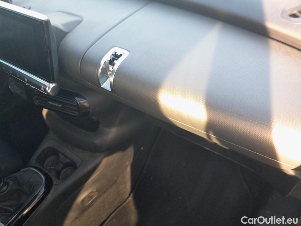  Citroen  C4 Cactus CITROEN  / 2018 / 5P / berlina con portón BlueHDi 100 S&S Feel #3