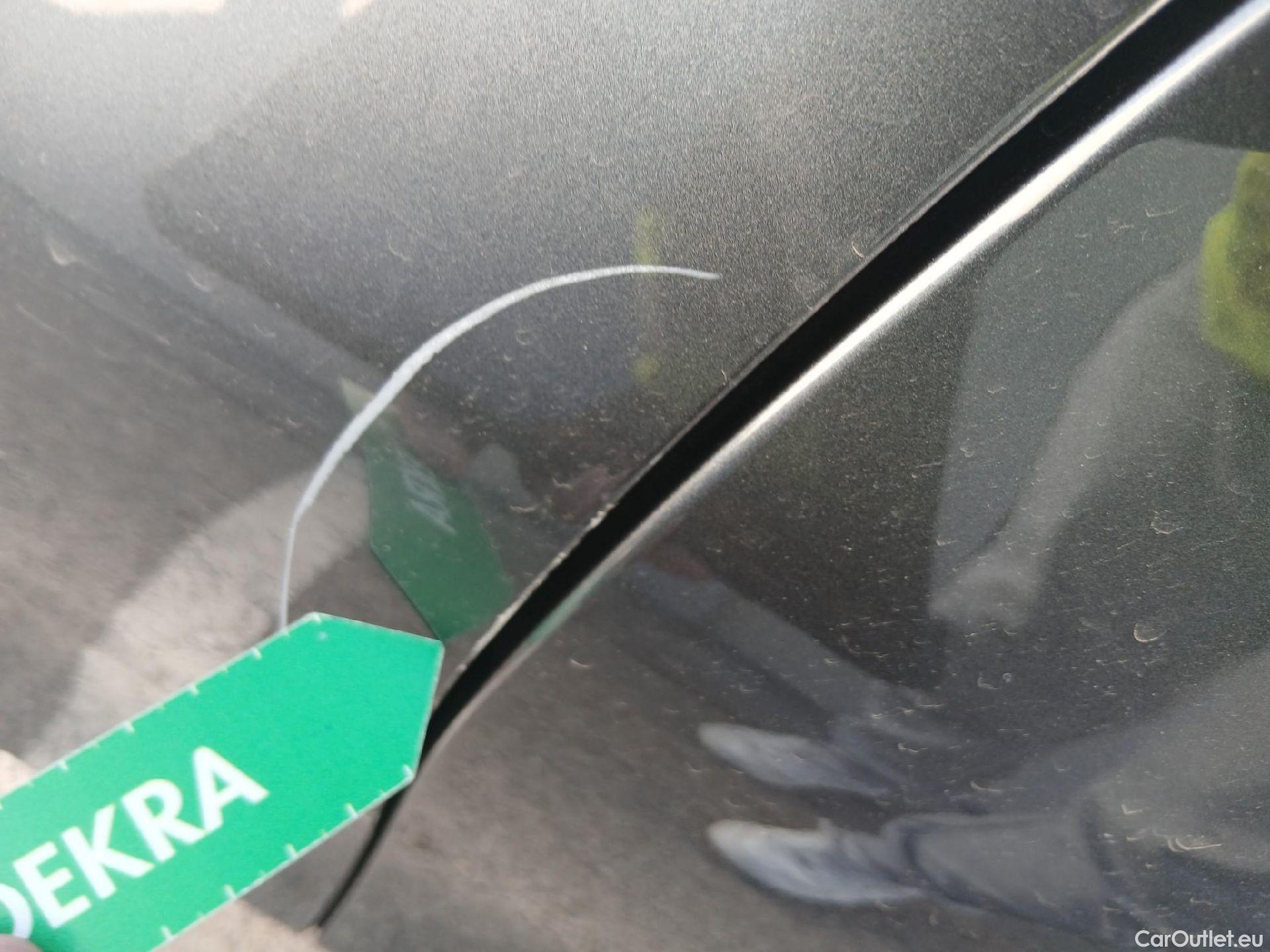  Bmw  Serie 3 BMW  / 2018 / 4P / sedán 318d Auto. #10