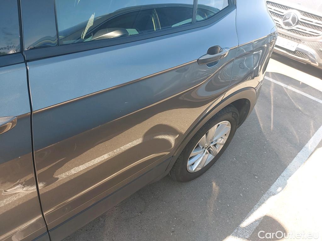  Volkswagen  T-CROSS VOLKSWAGEN  / 2018 / 5P / todoterreno Advance 1.0 TSI 85kW (115CV) DSG (AC) #14