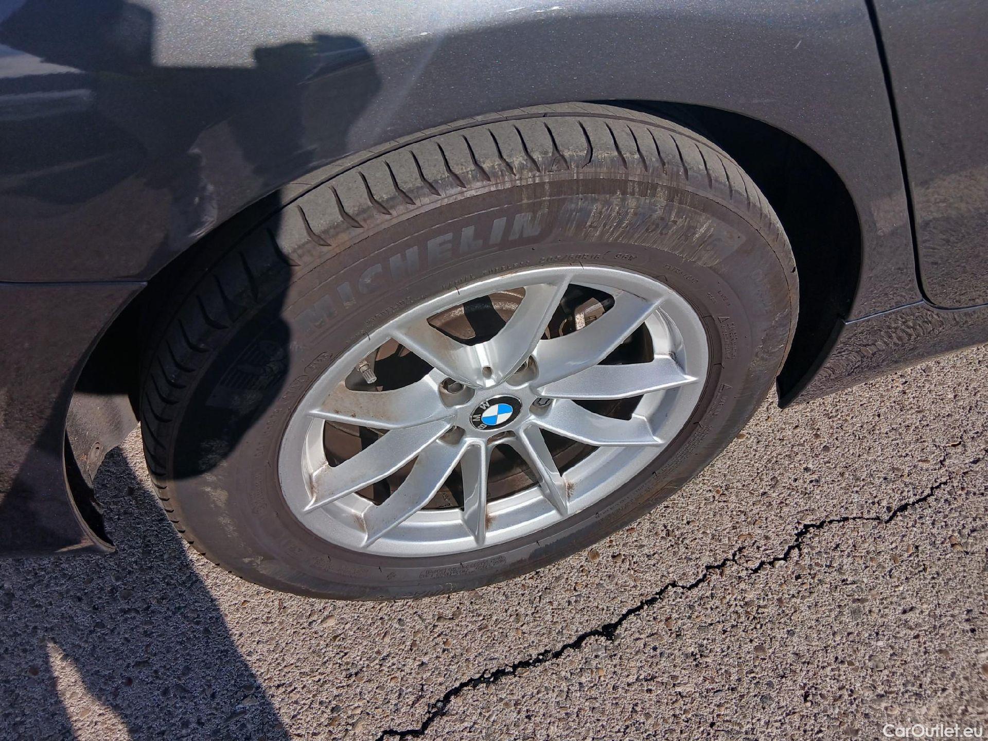  Bmw  Serie 3 BMW  / 2018 / 4P / sedán 318d Auto. #5