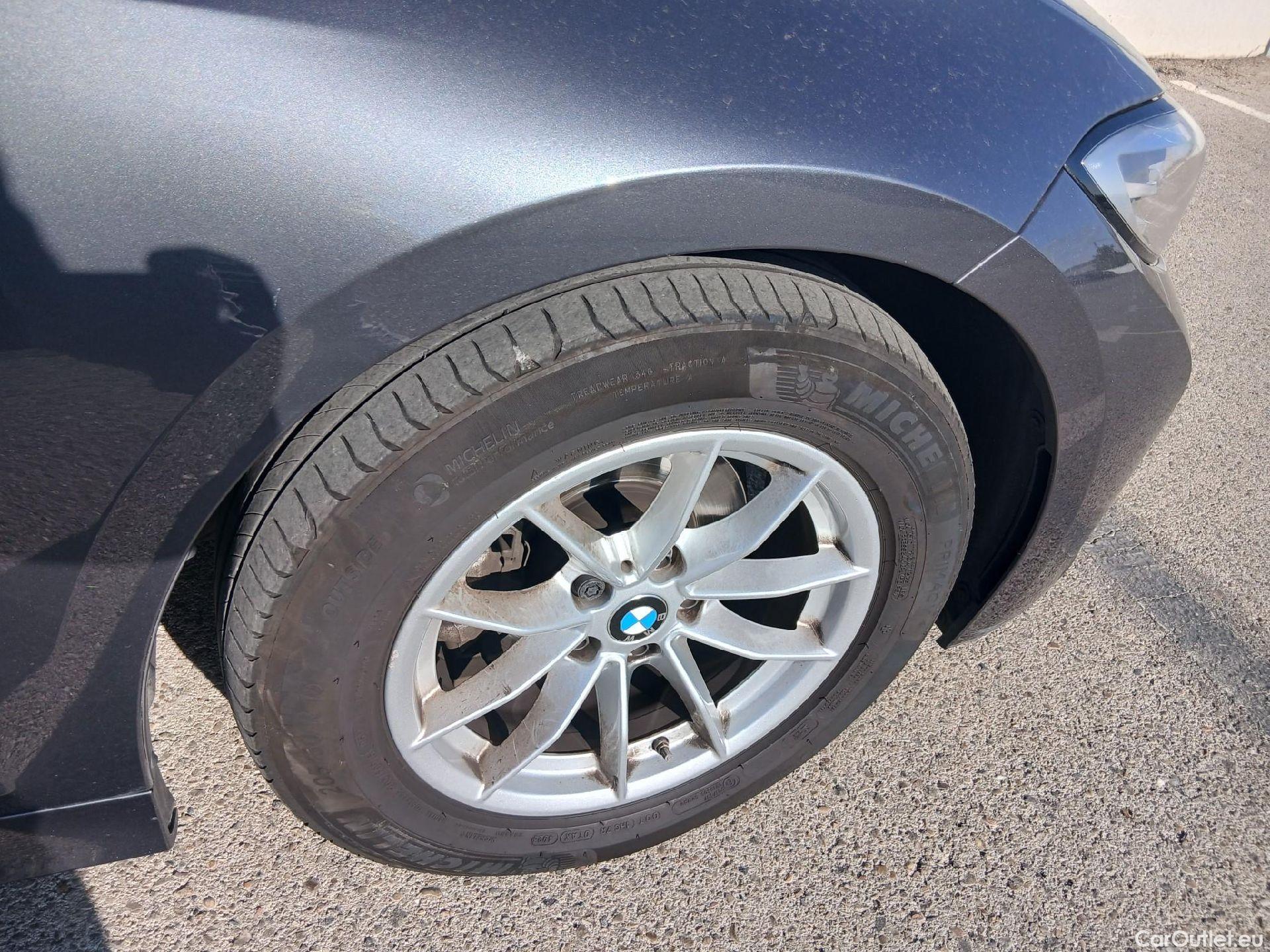  Bmw  Serie 3 BMW  / 2018 / 4P / sedán 318d Auto. #6