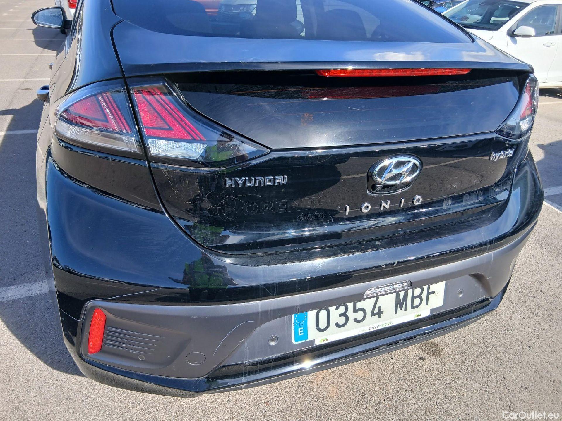  Hyundai   Ioniq HYUNDAI / 2019 / 5P / berlina con portón 1.6 GDI HEV Tecno DCT #35