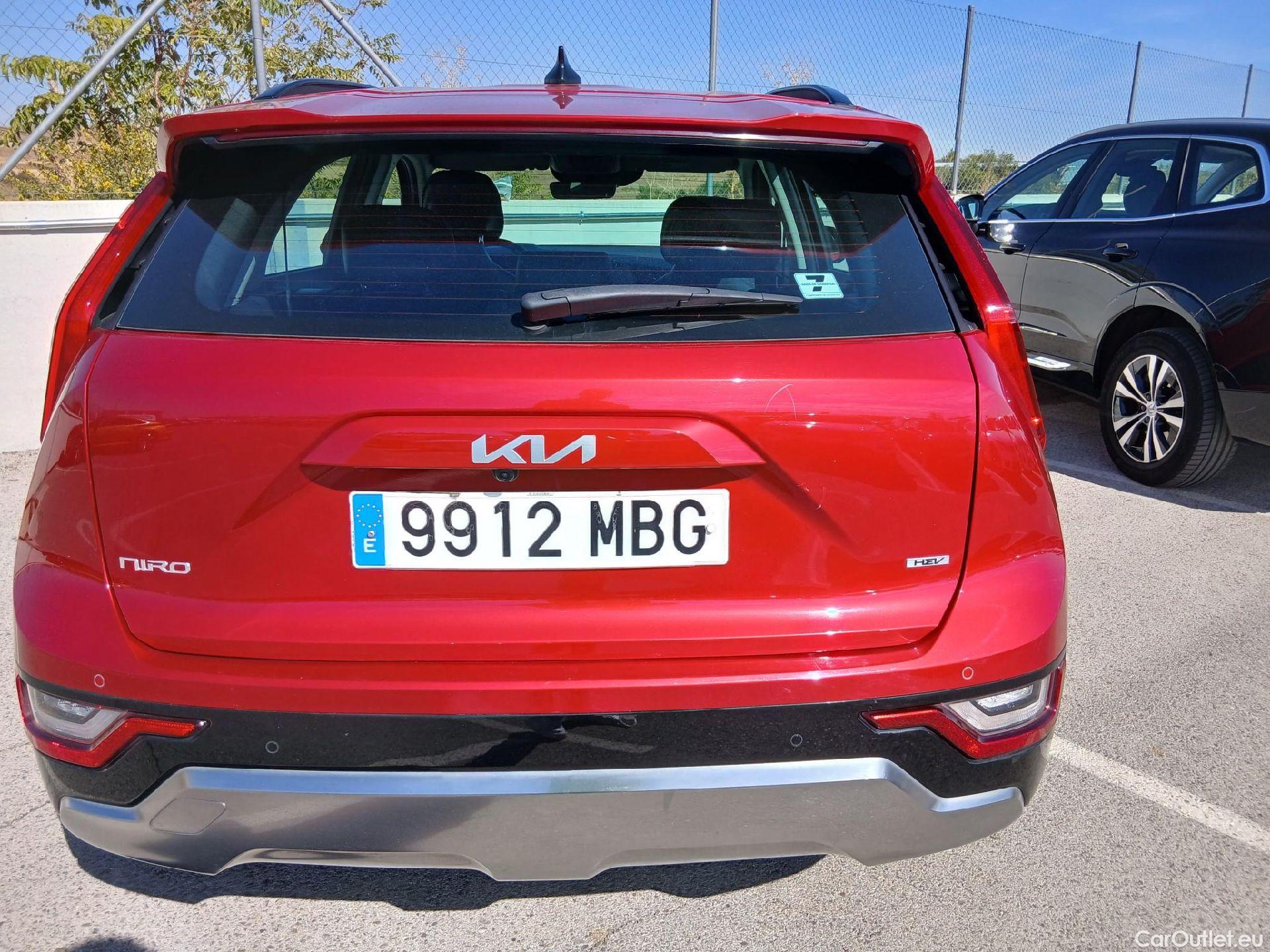  KIA  Niro KIA  / 2022 / 5P / crossover 1.6 GDi HEV 104kW (141CV) Drive #22