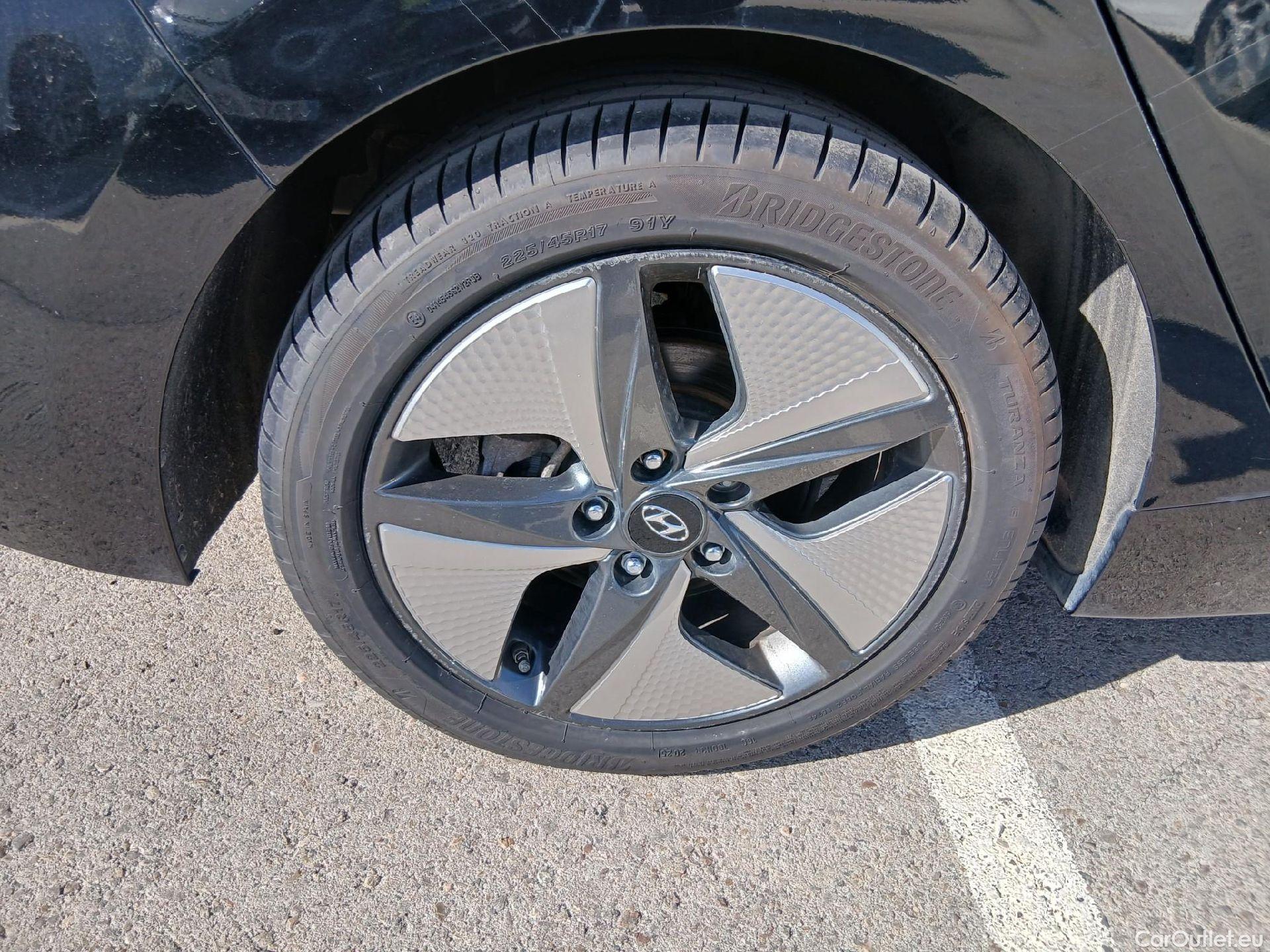  Hyundai   Ioniq HYUNDAI / 2019 / 5P / berlina con portón 1.6 GDI HEV Tecno DCT #11