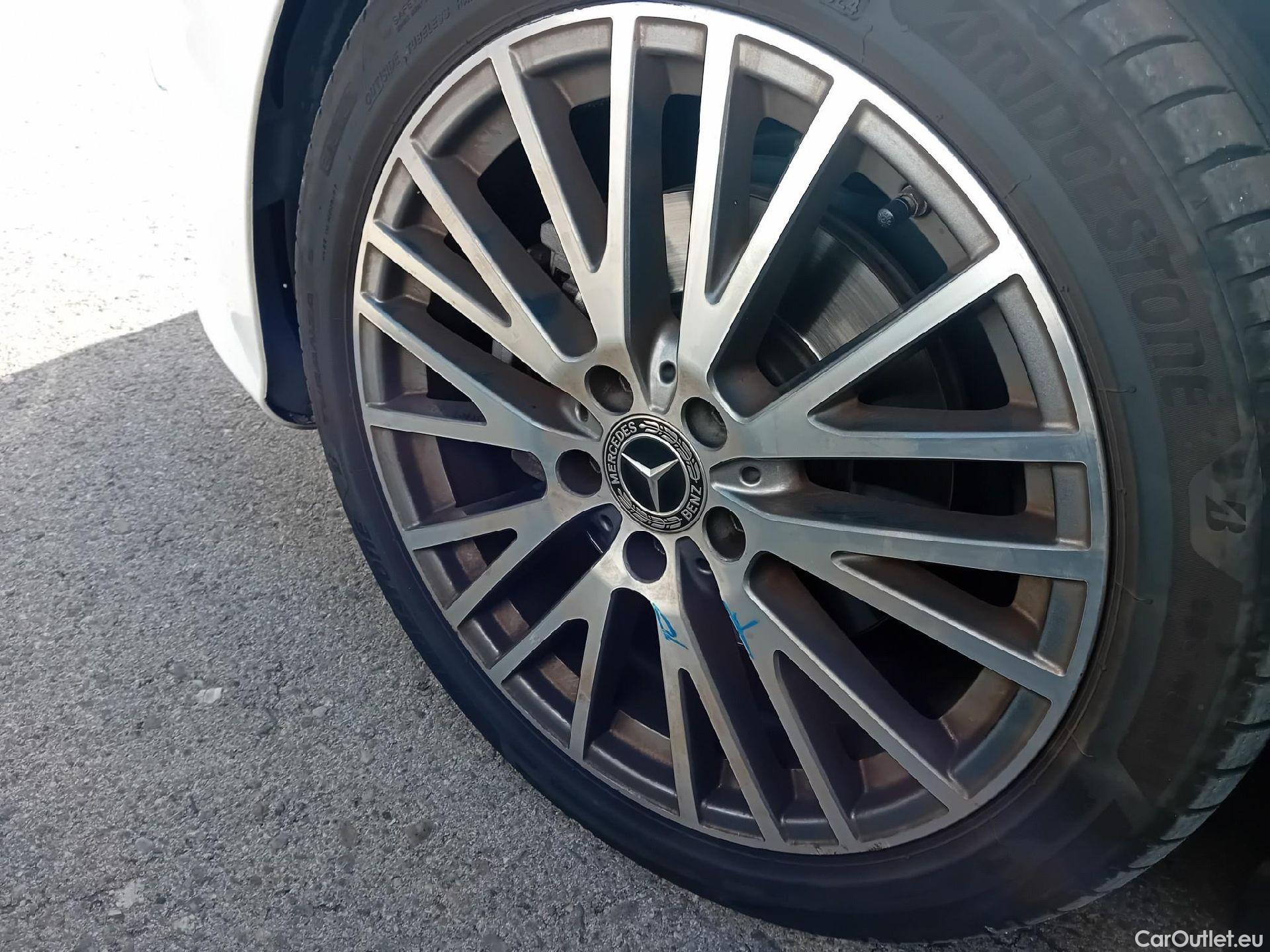  Mercedes  CLA-Klasse MERCEDES-BENZ CLA / 2019 / 4P / coupé CLA 200 D DCT #9